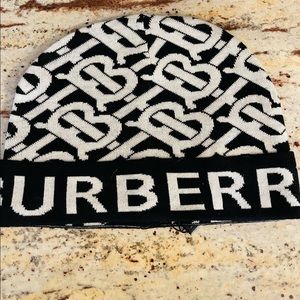 Brand new with tags.  Burberry skully knit hat
